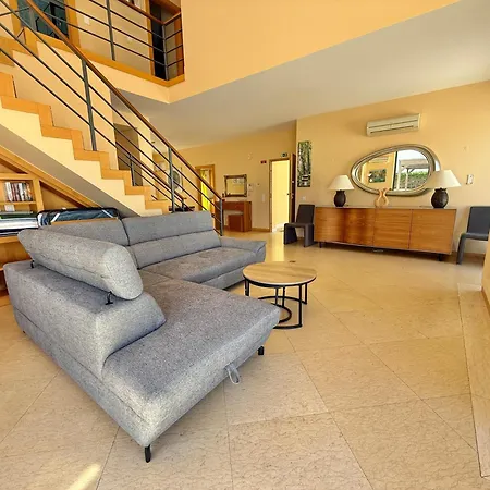 Villa Corcovada Vitoria With Private Pool